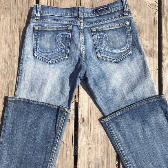 Rock & Republic Distressed Blue Jeans - Picture 3 of 8